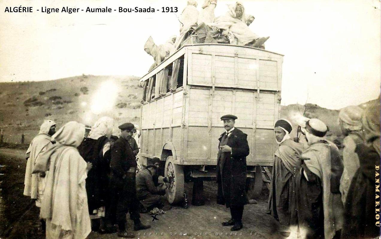 Algerie - Autobus en panne - 1913.jpg